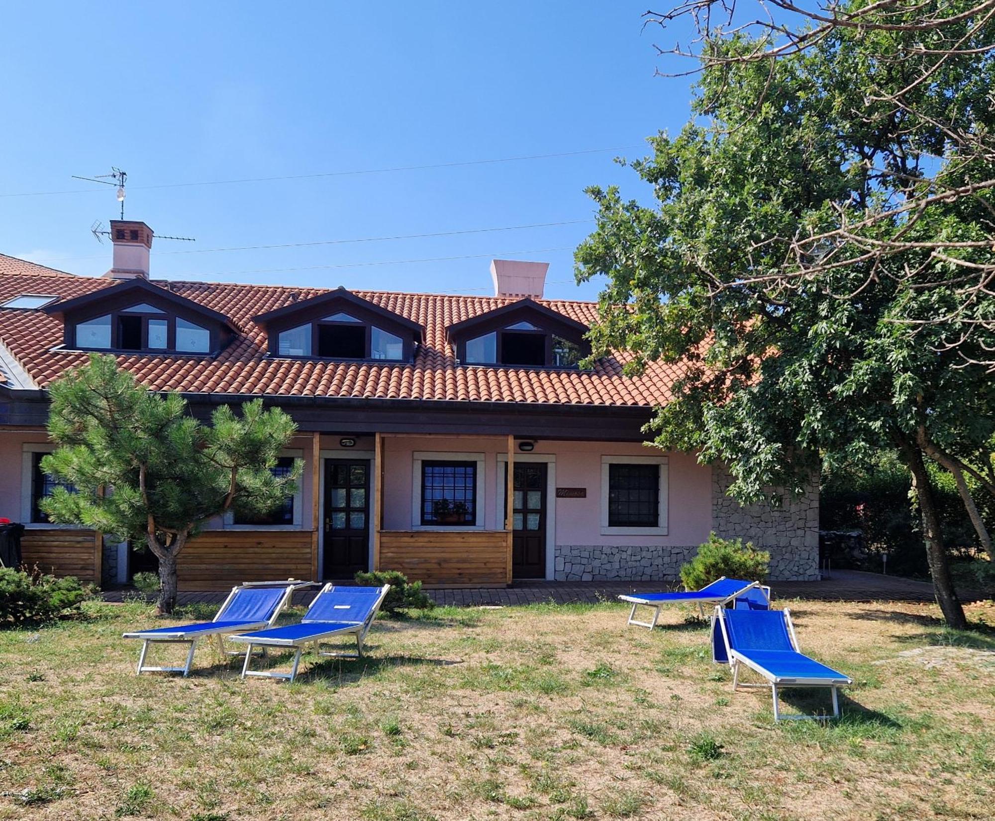 Villa Bajta Fattoria Carsica Baita Exterior foto